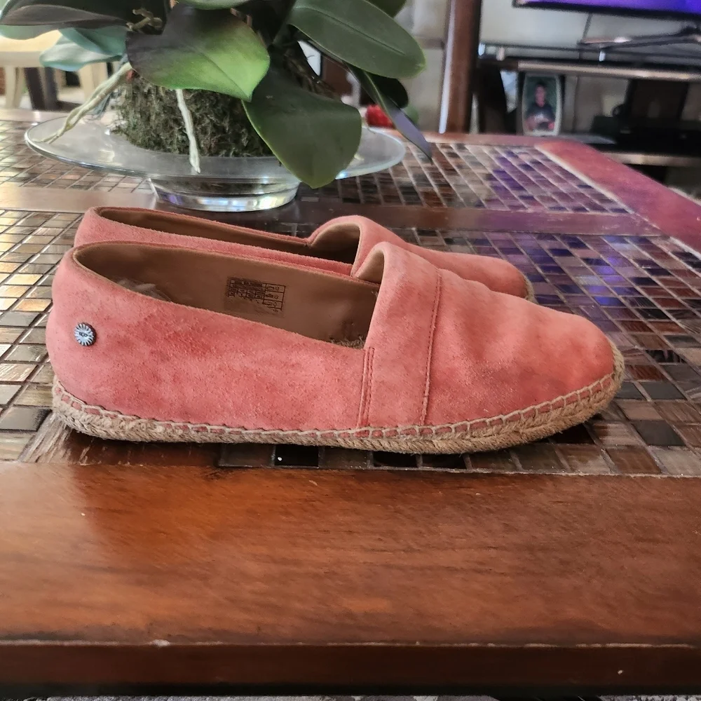 UGG Renada Slip on Espadrille in Fusion Coral size 9.5